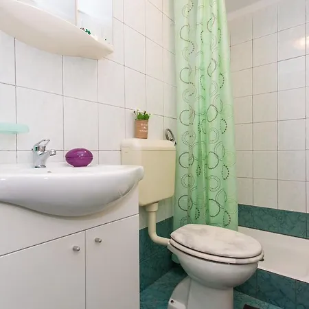 Guest house Apartman Studio Tea 1 3*